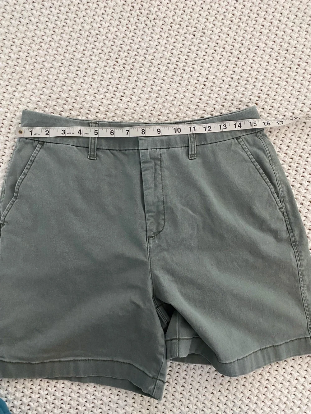 Anne Klein Jeans Sage Green Stretch Chino Shorts Size 10